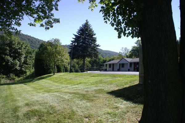 Appalachian Motel Vernon Ngoại thất bức ảnh