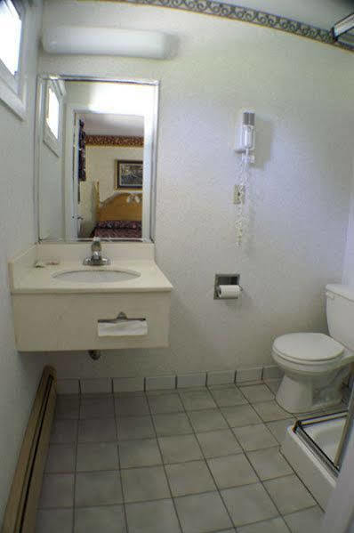 Appalachian Motel Vernon Ngoại thất bức ảnh